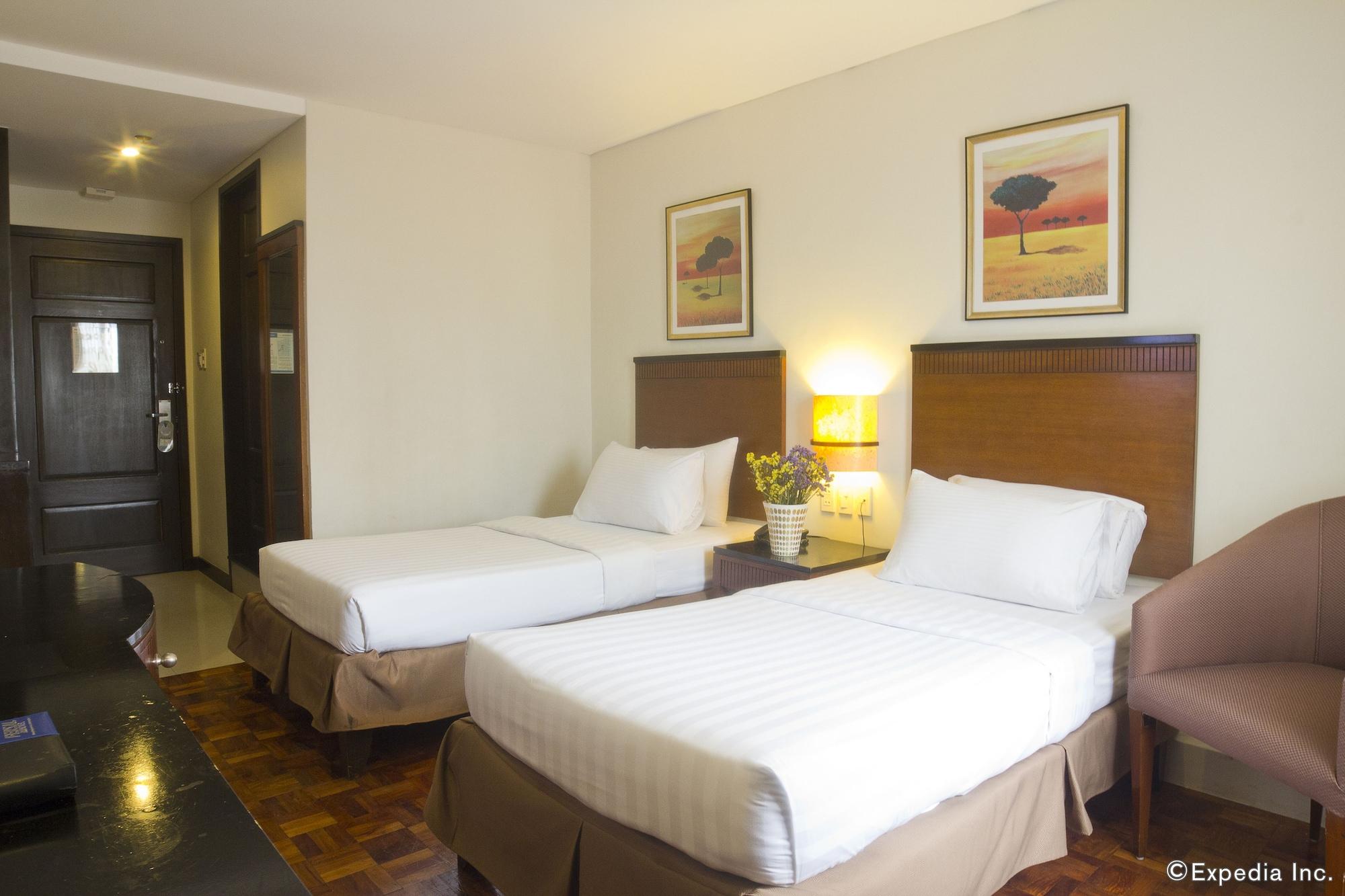 Fersal Hotel Neptune Makati Makati City Exterior foto
